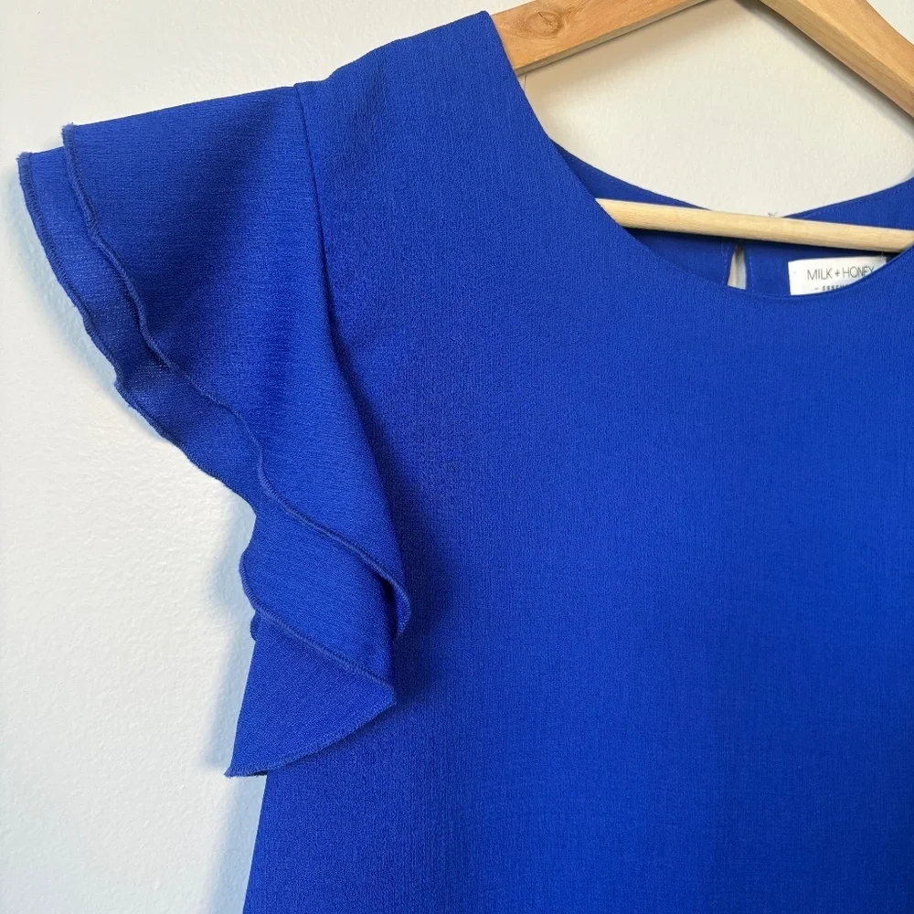 Blue short sleeve ruffle blouse Milk + Honey size L - Picture 3 of 10
